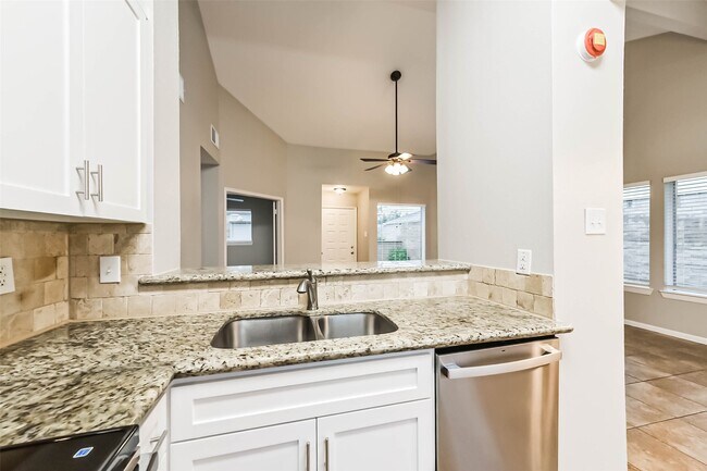 Building Photo - 18515 Meadows Way Dr