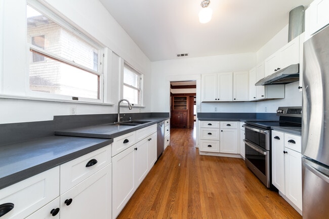 Building Photo - 1635 S Wilton Pl