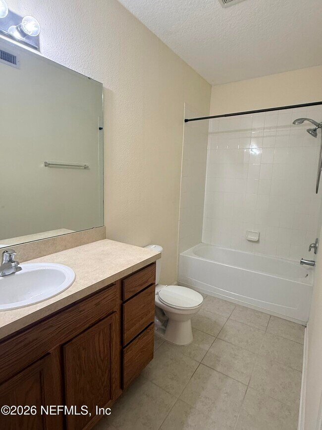 Building Photo - 575 Oakleaf Plantation Pkwy