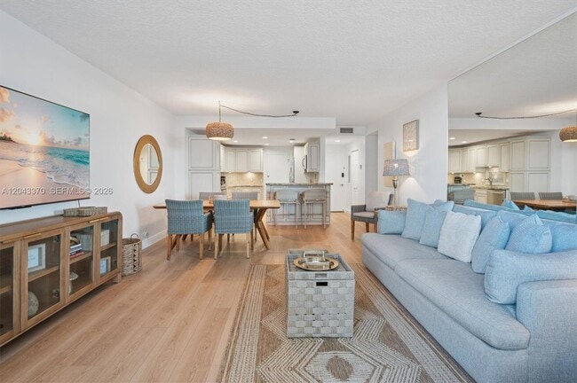 Building Photo - 3505 S Ocean Dr