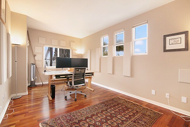 Building Photo - 14061 Mercado Dr