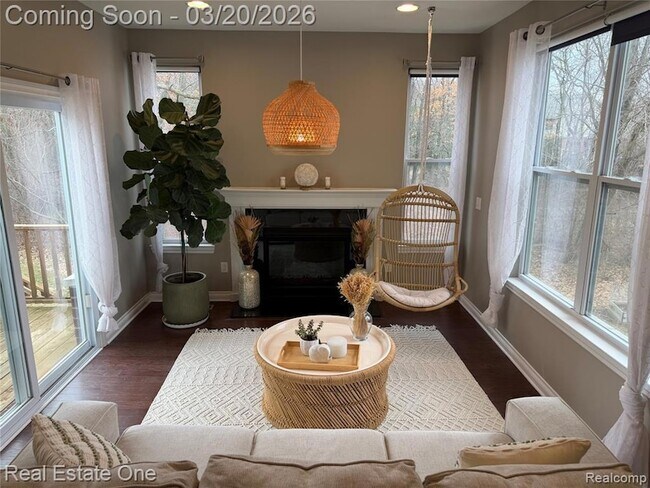 Building Photo - 58206 Sunflower Cir N