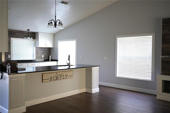 Building Photo - 2212 Stonemill Dr