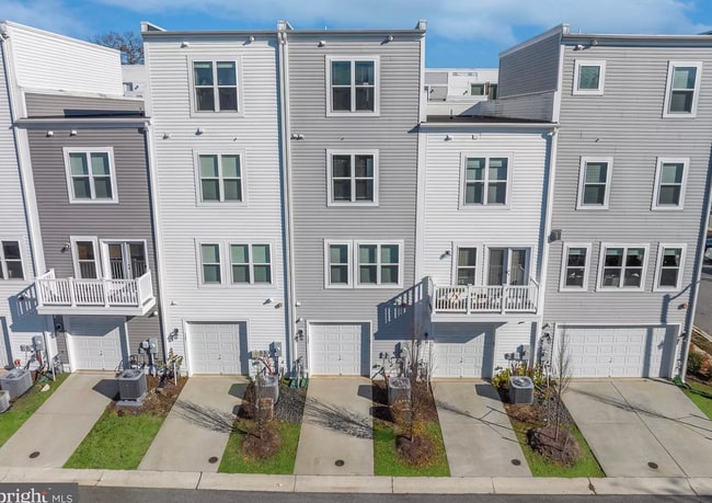 Building Photo - 325 Michelson Ln