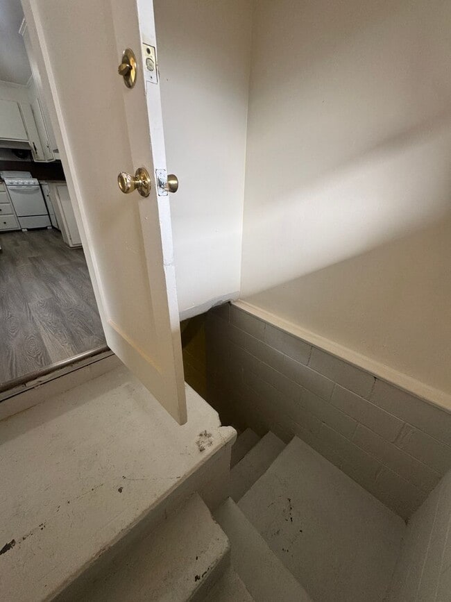 Building Photo - LH217