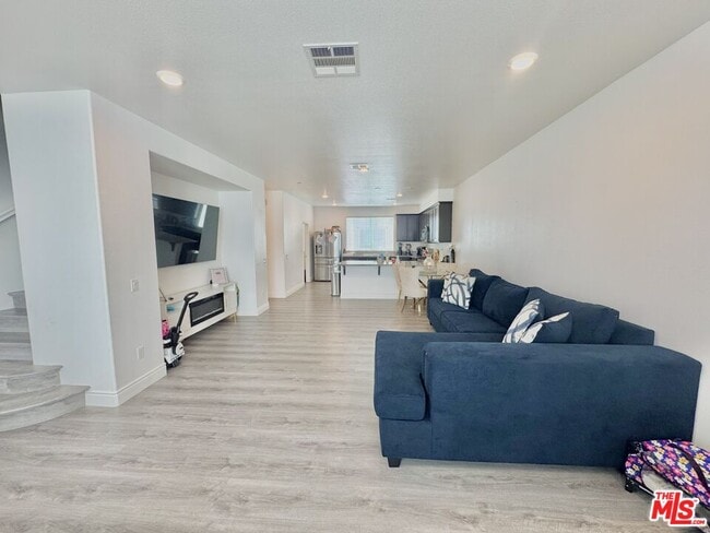 Building Photo - 14412 Kiwi Ln