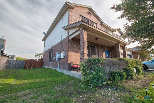 Building Photo - 5000 Willamette Ln