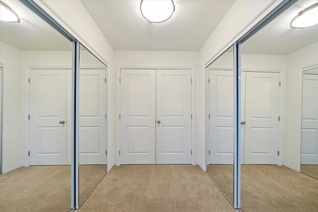 Building Photo - 38615 Palm Valley Dr