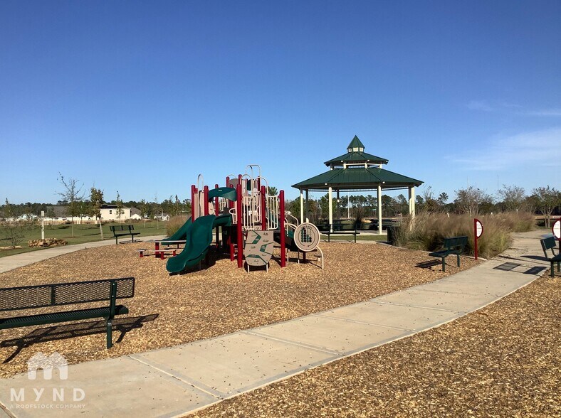 Building Photo - 15430 Maple Ter Dr