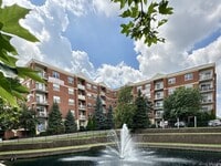 Building Photo - 2 Itasca Place