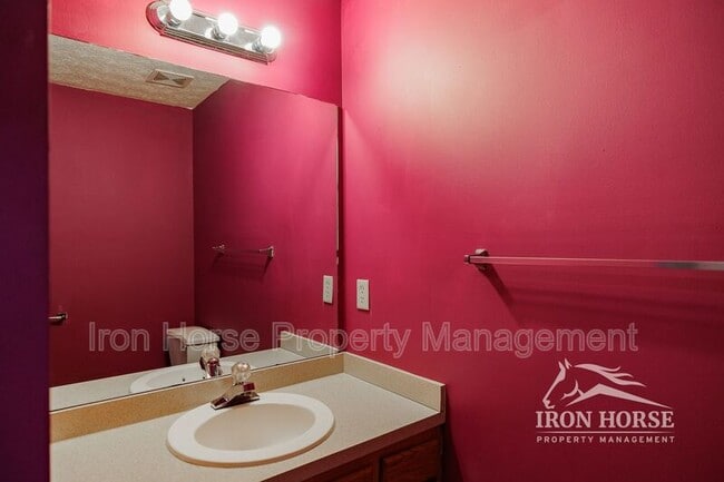 Building Photo - 195 Westchester Cir