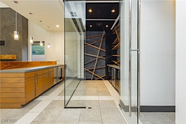 Building Photo - 94 Glade Hollow Dr