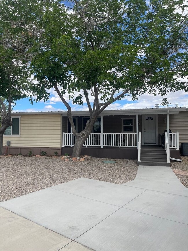 Building Photo - Charming fully furnished 2-bedroom, 1-bath home located in Beaver Dam, AZ!