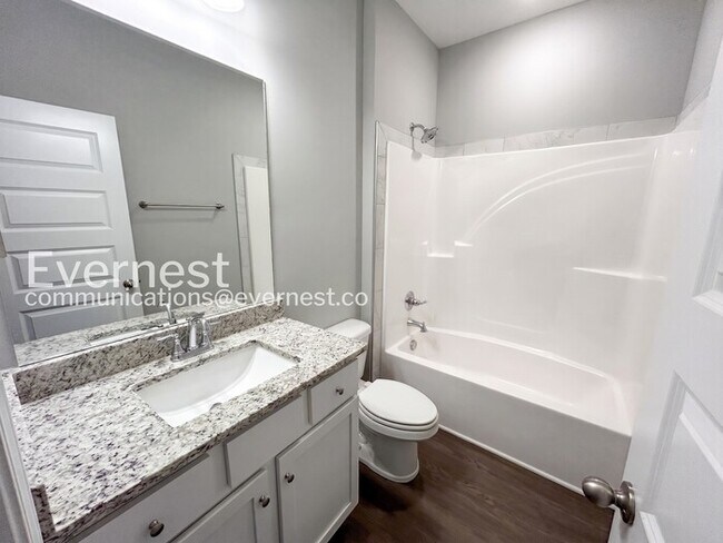 Building Photo - Limited Time Special Offer / 3 Bed/2 Bath Home with Garage / Pet-Friendly / Vouchers Accepted / A...