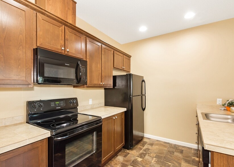 Stern 1x1 652 sq. ft. - The Landing Apartments and Townhomes