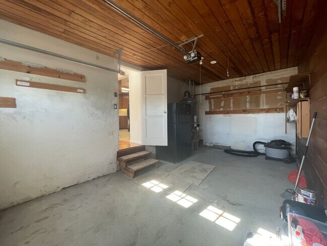 Building Photo - 357 Garfield Ave