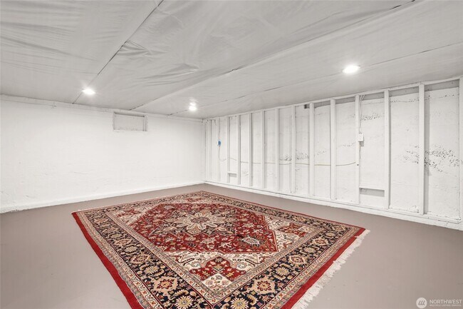 Building Photo - 9104 Highland Ave SW