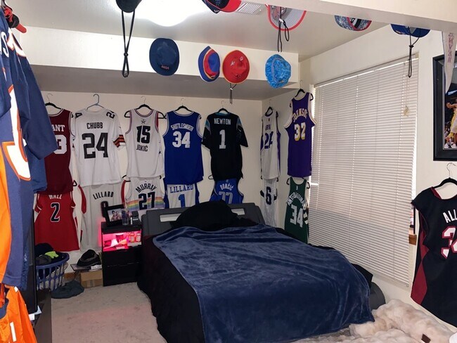 Building Photo - 906 Richmond Dr