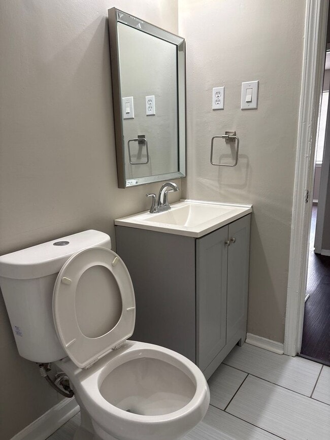 Building Photo - Very Nice Home in Raleigh - Open To Section 8