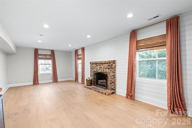 Building Photo - 3800 Terrebonne Ct