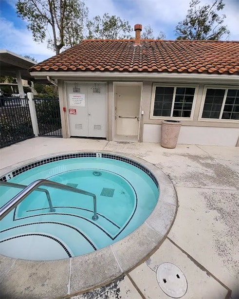 Complex Jacuzzi - 10341 Azuaga St