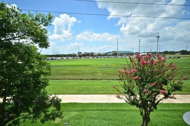 Building Photo - 2910 Grants Lake Blvd