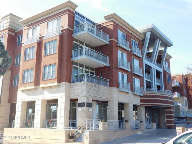 Primary Photo - 421 Sky Sail Blvd