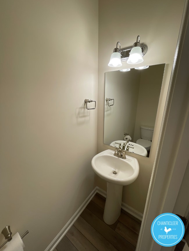 Building Photo - 222 White Oak Ridge Dr