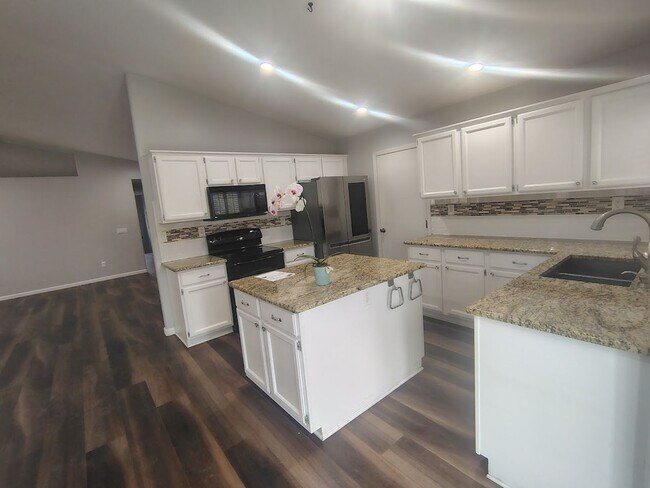 Building Photo - 9047 N Sanguine Dr