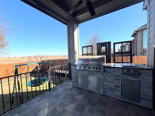 Building Photo - 6124 Teodoro Bend