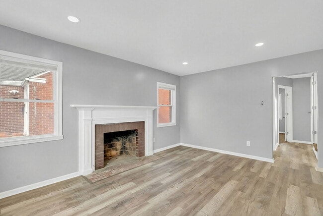 Building Photo - 4712 Cadieux Rd