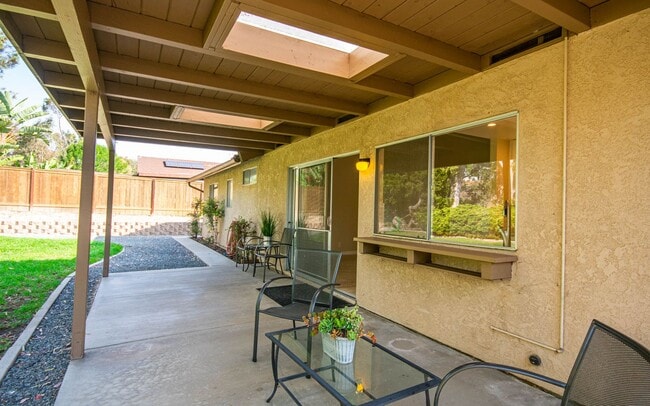 Building Photo - Fully Remodeled 3BD/2BA in Carlsbad