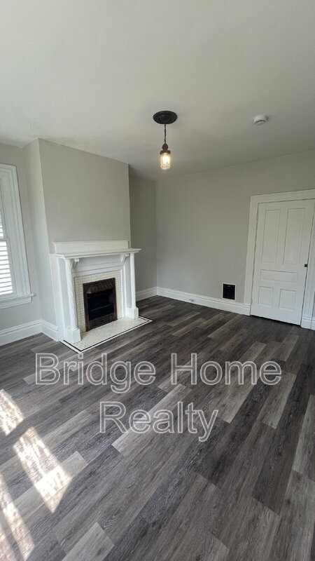 Building Photo - 401 N McKean St