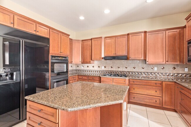 Building Photo - BEAUTIFUL QUEENSRIDGE HIGHLY UPGRADED HOME BY CHRISTOPHER HOMES