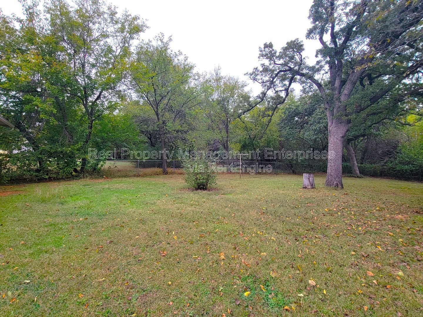 Building Photo - 608 N Poplar Ln