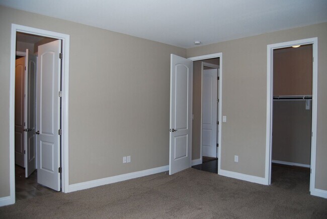 Building Photo - Stunning Single-Level Toll Bros. Home in Gated Damonte Ranch Community