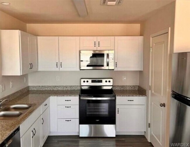 Building Photo - 3665 Koval Dr