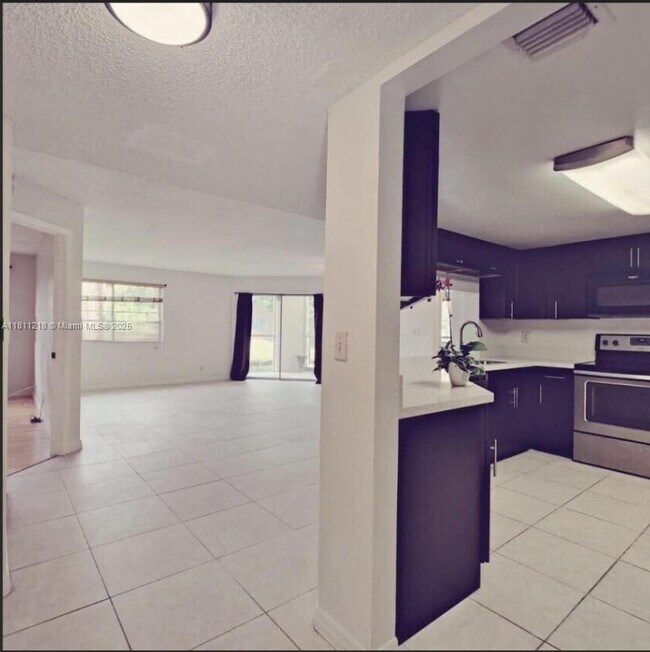 Primary Photo - 9977 Westview Dr