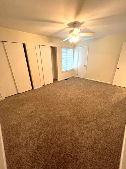 Master Bedroom with 3 closets - 1035 Willow Green Dr