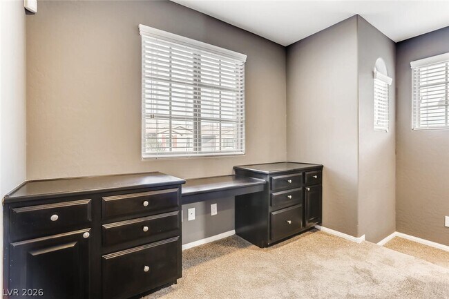Building Photo - 852 Royal Amethyst Way