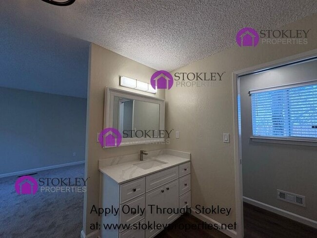 Building Photo - 18 Bonnie Pl