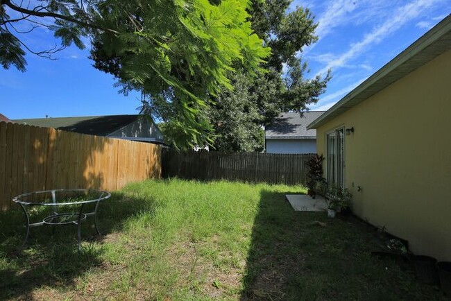 Building Photo - Beautiful 3/2 Home Recently Remodeled with...