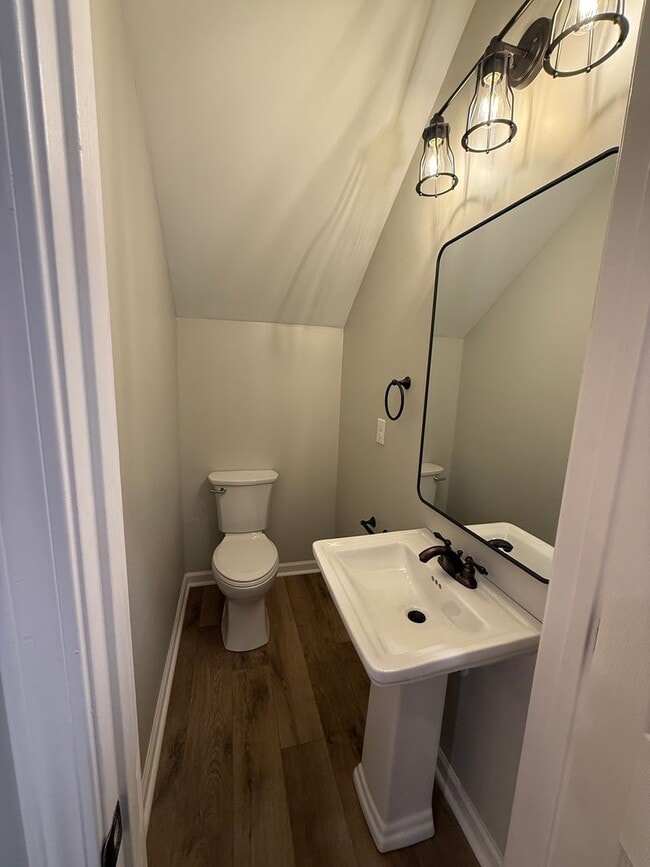 Building Photo - Spacious East Athens 4BR / 3.5BA Home with...