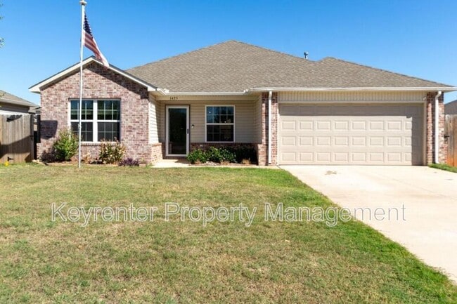 Primary Photo - 1425 Sandstone Dr