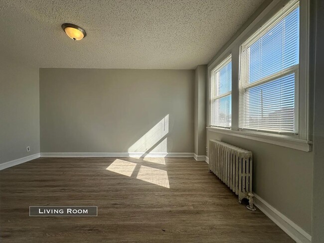 Building Photo - 6710 Rowland Ave