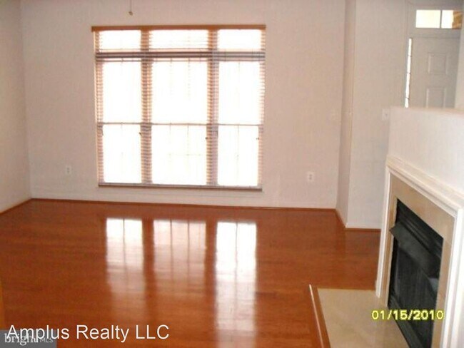 Building Photo - 3 br, 2.5 bath House - 12464B Liberty Brid...