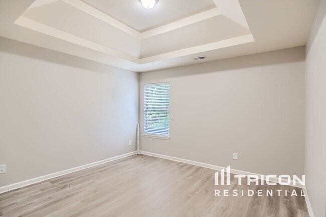 Building Photo - 6740 Oak Hill Pl