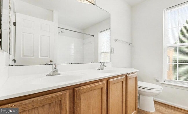 Building Photo - 9613 Laurel Oak Dr