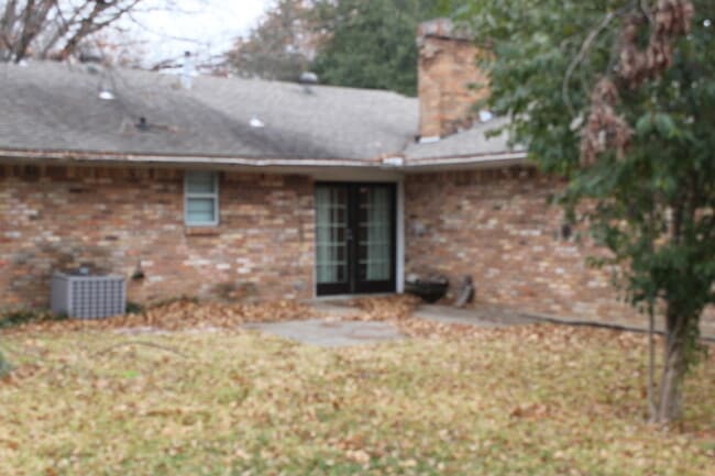 Building Photo - 1314 Hanna Cir