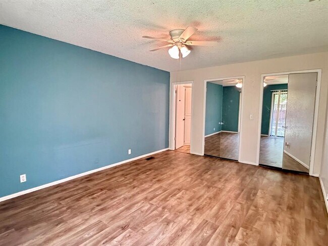 Building Photo - 6612 Crow Cir